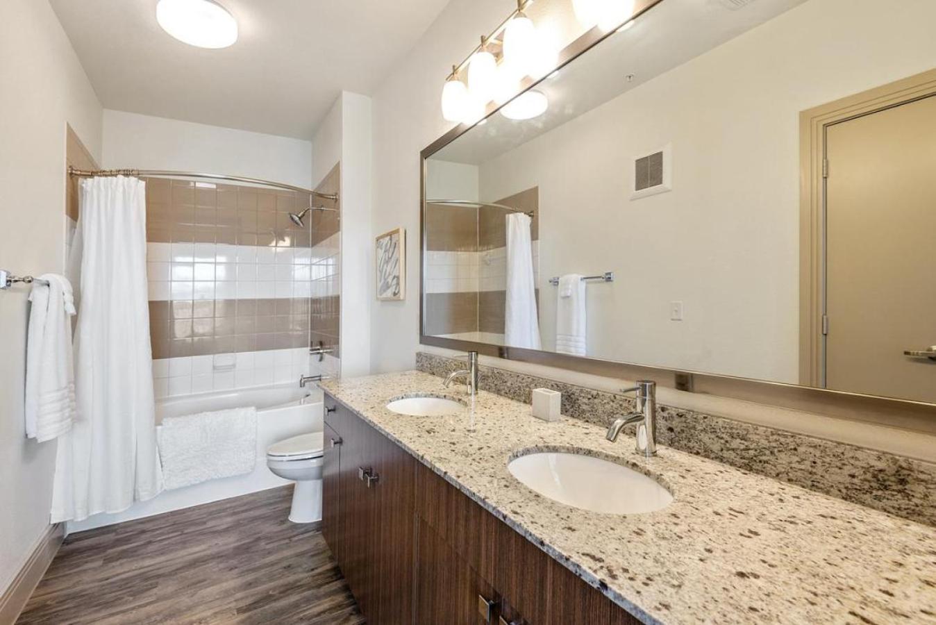 Landing Modern Apartment With Amazing Amenities Μπέρμινχαμ Εξωτερικό φωτογραφία